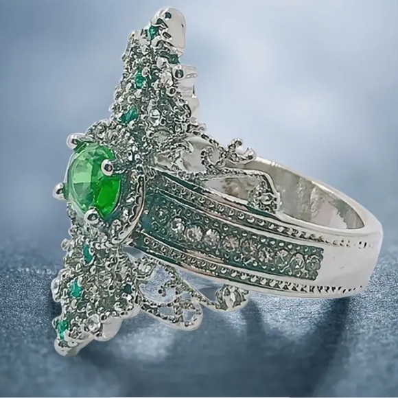 Crown Inlaid Emerald Green Gemstone, Lab created, Vintage Inspired Ring, Sz 7 - Picture 6 of 12